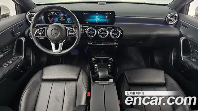 Mercedes-Benz A-Class 2021 — Photo 9/20