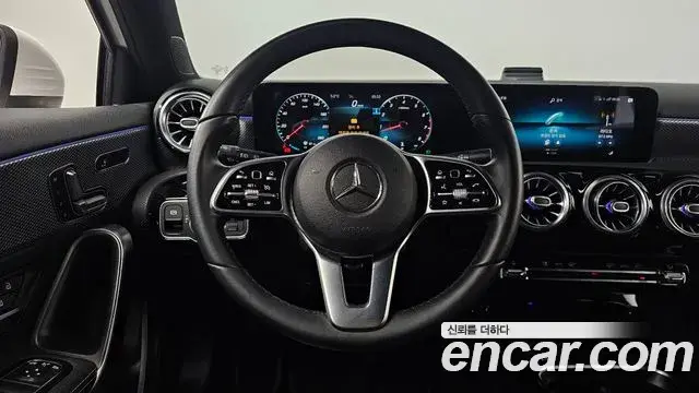 Mercedes-Benz A-Class 2021 — Photo 2/20