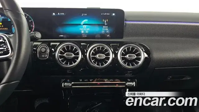 Mercedes-Benz A-Class 2021 — Photo 8/20