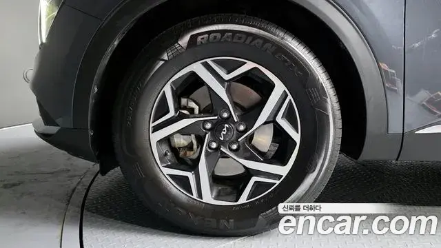 Kia Sportage 2021 — ფოტო 5/20