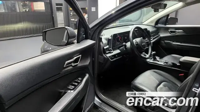 Kia Sportage 2021 — ფოტო 17/20
