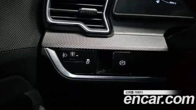 Kia Sportage 2021 — ფოტო 16/20