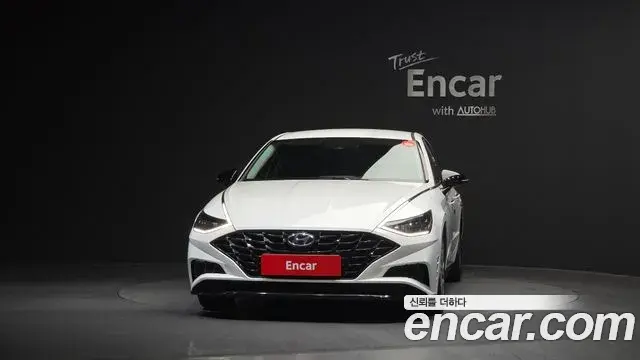 Hyundai Sonata Hybrid 2022 — Photo 18/20