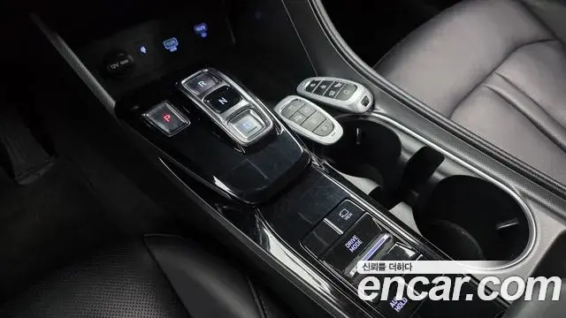 Hyundai Sonata Hybrid 2022 — Photo 2/20