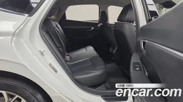 Hyundai Sonata Hybrid 2022 — Photo 11/20