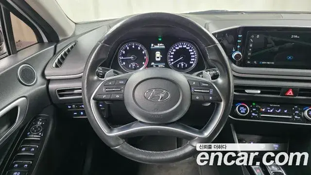 Hyundai Sonata Hybrid 2022 — Photo 14/20