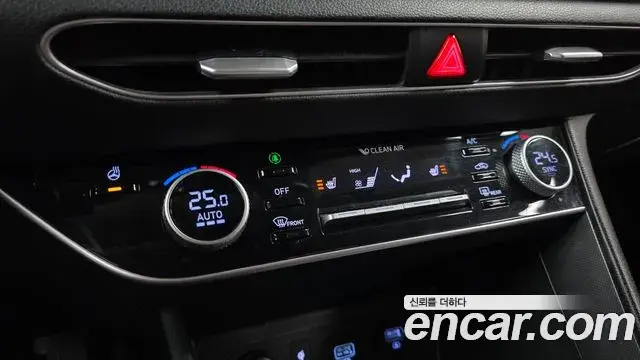 Hyundai Sonata Hybrid 2022 — Photo 15/20