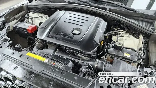 Land Rover Range Rover Velar 2018 — Şəkil 10/20