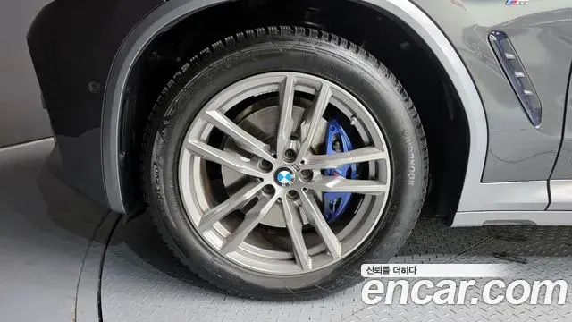 BMW X4 2021 — Photo 12/20