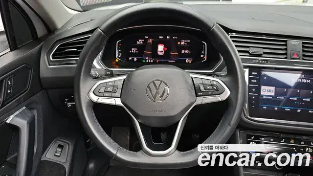 Volkswagen Tiguan 2021 — Photo 18/20