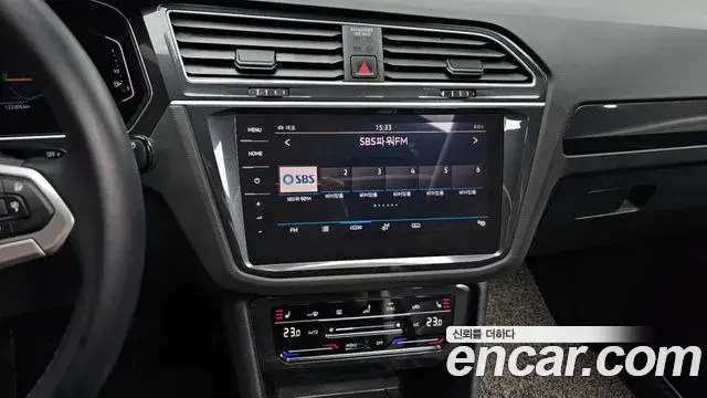Volkswagen Tiguan 2021 — Photo 11/20