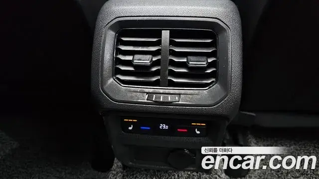 Volkswagen Tiguan 2021 — Photo 14/20