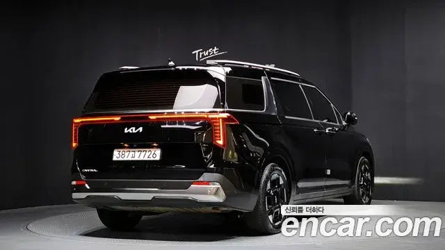 Kia Carnival 2024 — Фото 1/20