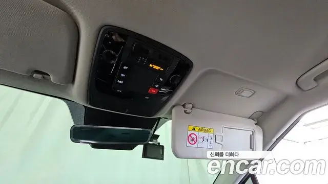 Kia Carnival 2024 — Фото 18/20