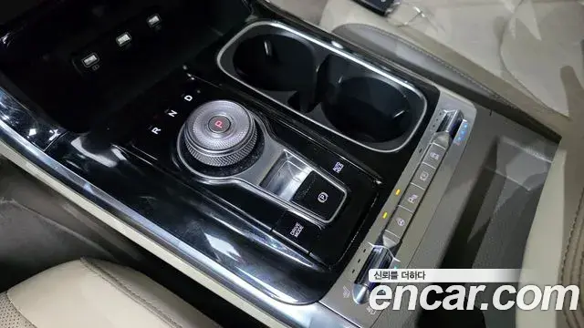 Kia Carnival 2021 — Photo 4/20