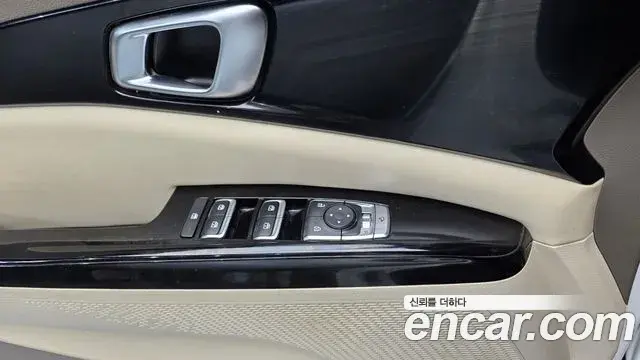Kia Carnival 2021 — Photo 12/20