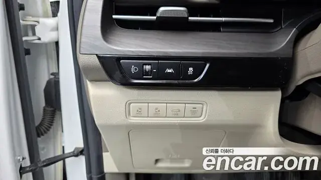 Kia Carnival 2021 — Photo 5/20