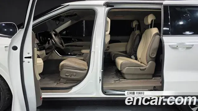 Kia Carnival 2021 — Photo 6/20