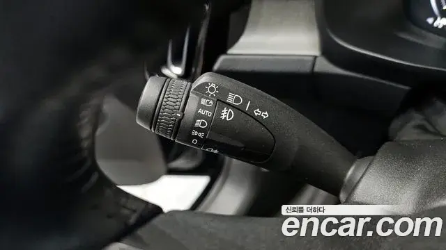 Volvo XC40 2021 — ფოტო 10/20