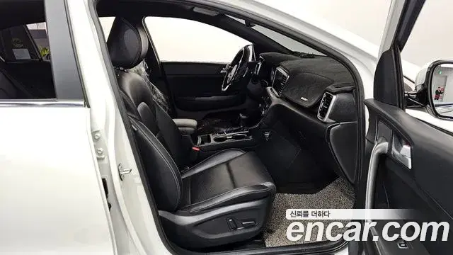 Kia Sportage The Bold 2020 — Photo 8/20
