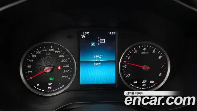 Mercedes-Benz C-Class 2019 — Şəkil 16/20