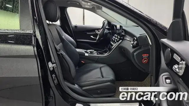 Mercedes-Benz C-Class 2019 — Şəkil 13/20