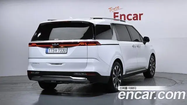 Kia Carnival 2023 — Фото 1/20