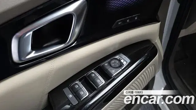 Kia Carnival 2023 — Фото 16/20
