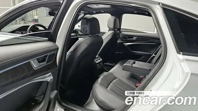 Audi A6 2021 — Şəkil 17/20