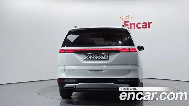 Kia Carnival 2022 — Photo 9/20