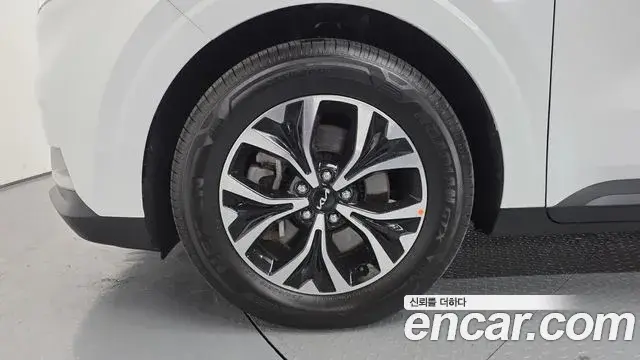 Kia Carnival 2022 — Photo 4/20