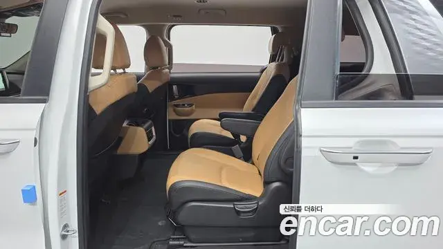 Kia Carnival 2022 — Photo 5/20