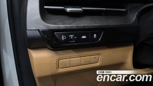 Kia Carnival 2022 — Photo 19/20