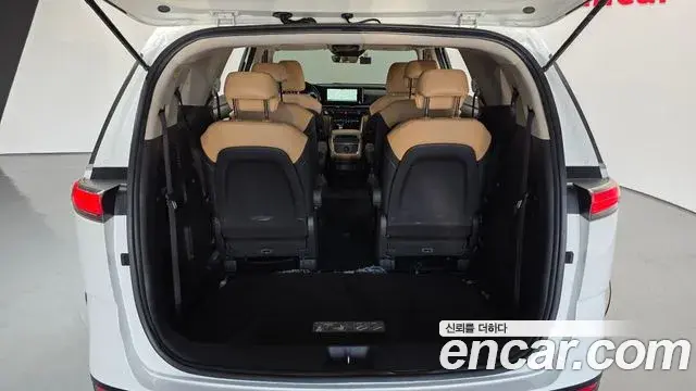 Kia Carnival 2022 — Photo 8/20