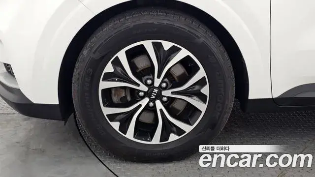 Kia Carnival 2020 — Фото 5/20