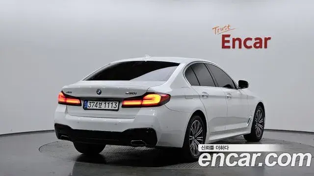 BMW 5 Series 2018 — Şəkil 18/20