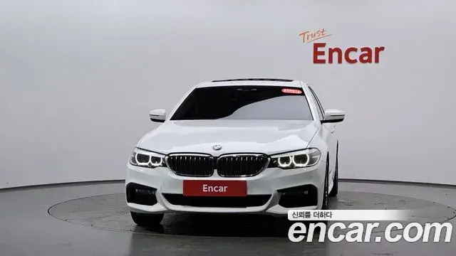 BMW 5 Series 2018 — Şəkil 14/20