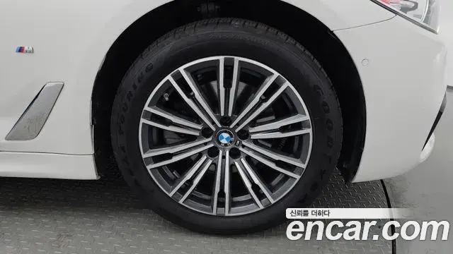 BMW 5 Series 2018 — Şəkil 6/20