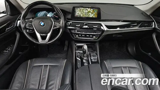 BMW 5 Series 2018 — Şəkil 9/20