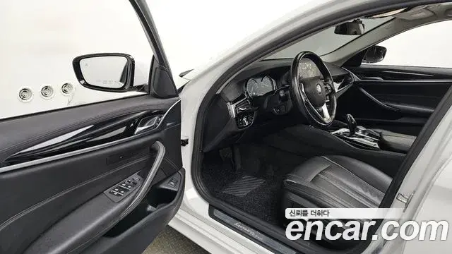 BMW 5 Series 2018 — Şəkil 3/20