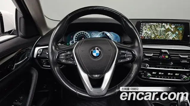 BMW 5 Series 2018 — Şəkil 10/20