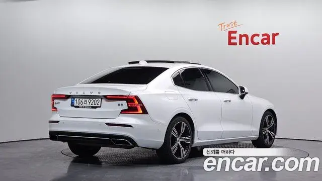 Volvo S60 2021 — ფოტო 2/20