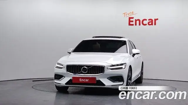 Volvo S60 2021 — ფოტო 7/20