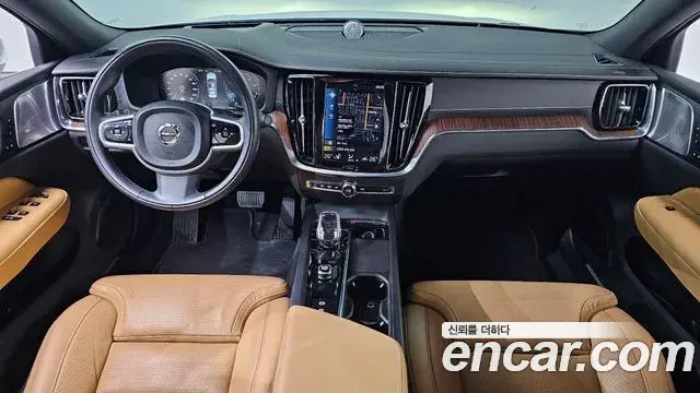 Volvo S60 2021 — ფოტო 16/20