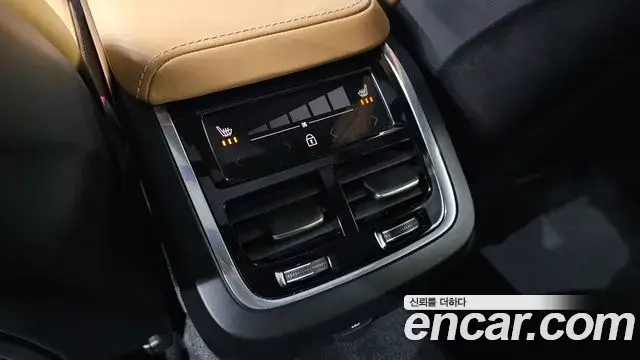 Volvo S60 2021 — ფოტო 11/20