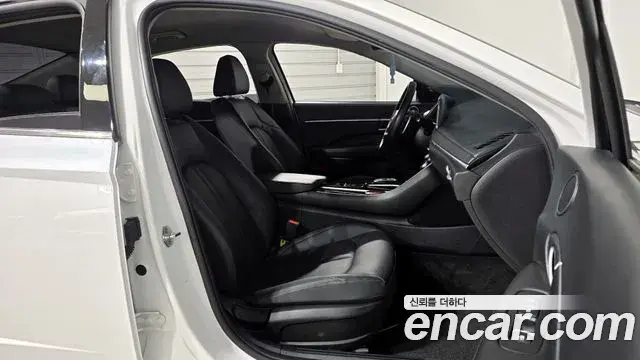 Hyundai Sonata Hybrid 2021 — Şəkil 17/20