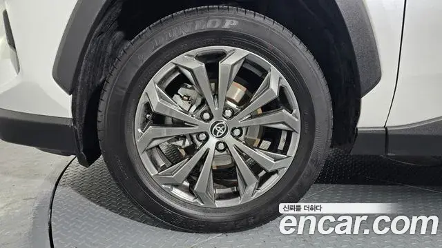 Toyota RAV4 2024 — Şəkil 6/20