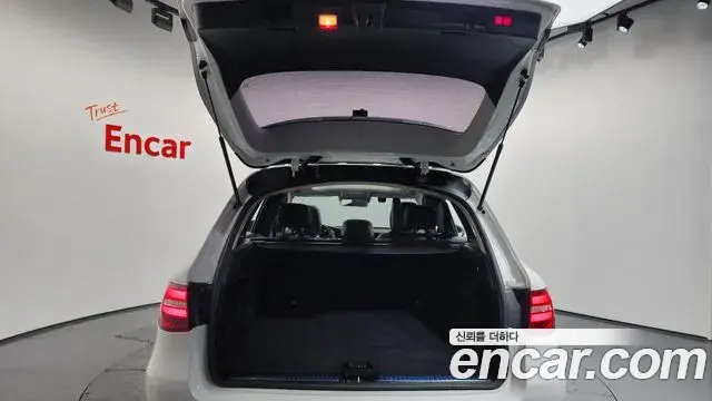 Mercedes-Benz GLC-Class 2018 — ფოტო 16/20
