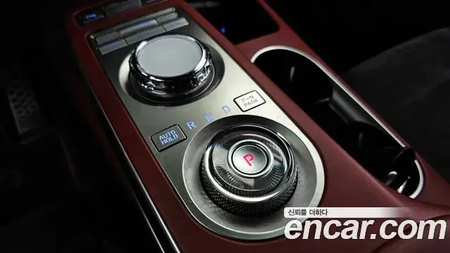 Genesis GV70 2021 — ფოტო 15/32