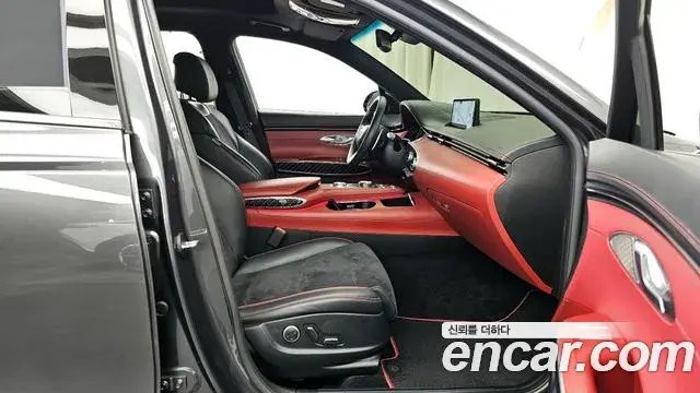 Genesis GV70 2021 — ფოტო 17/32